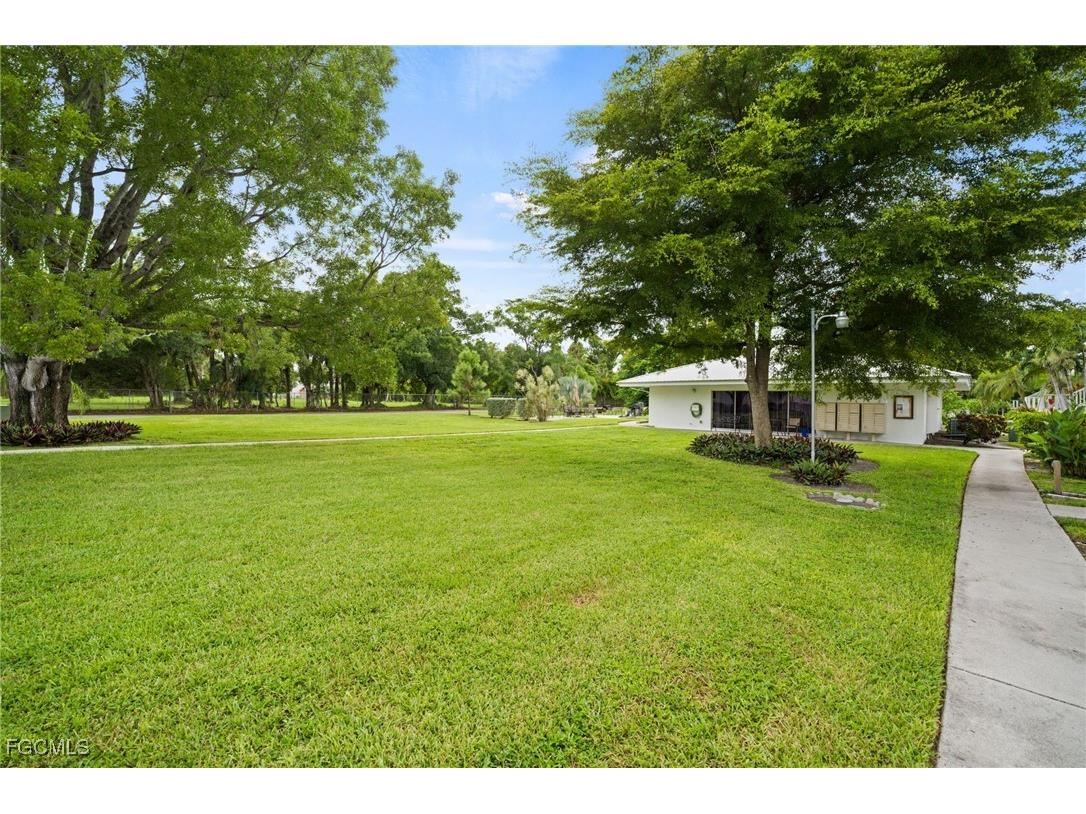 431 Van Buren Street #E7 Fort Myers FL 33916 2025006501 image30