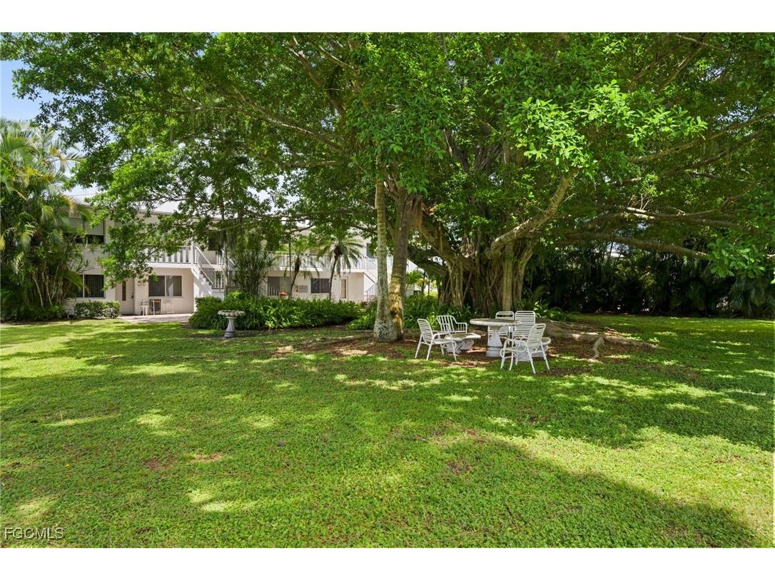 431 Van Buren Street #E7 Fort Myers FL 33916 2025006501 image32