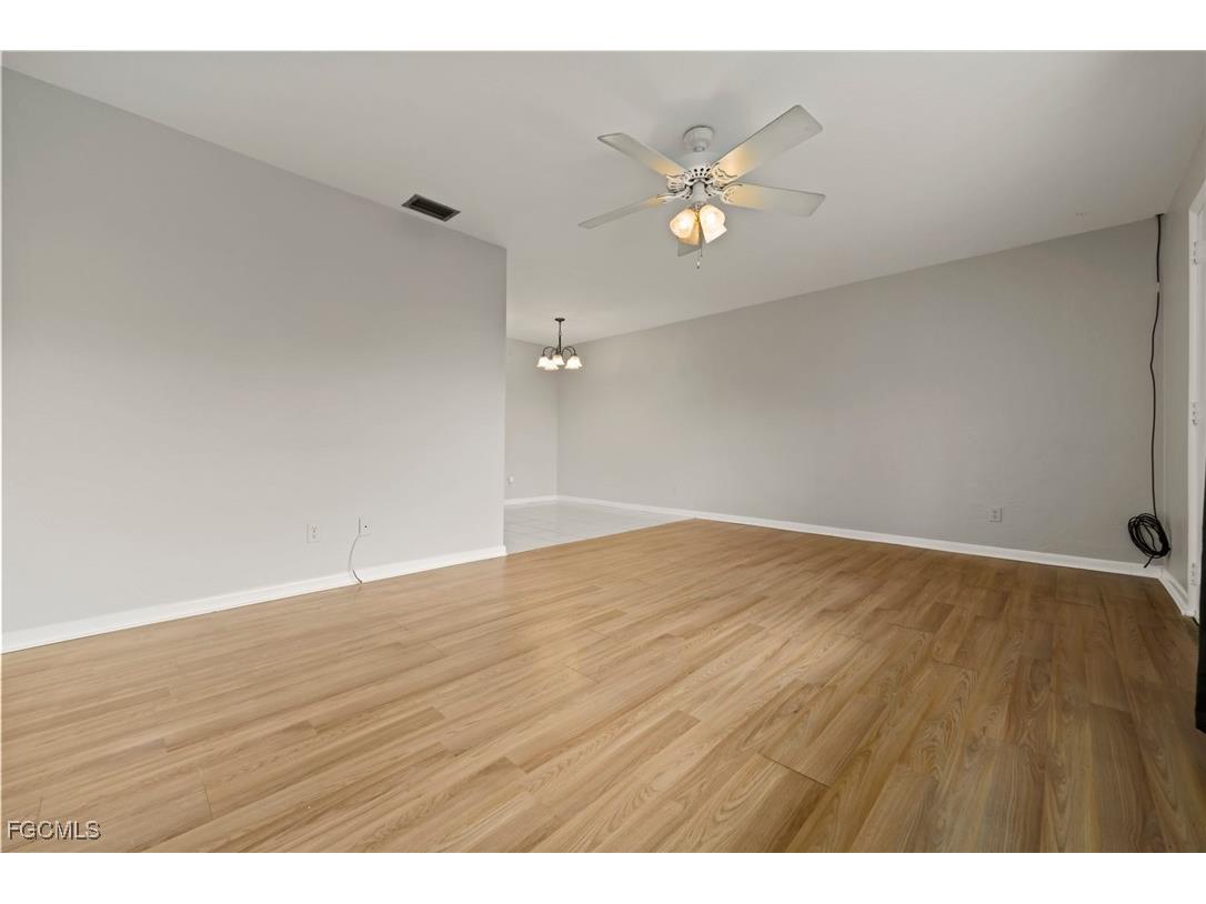 431 Van Buren Street #E7 Fort Myers FL 33916 2025006501 image6