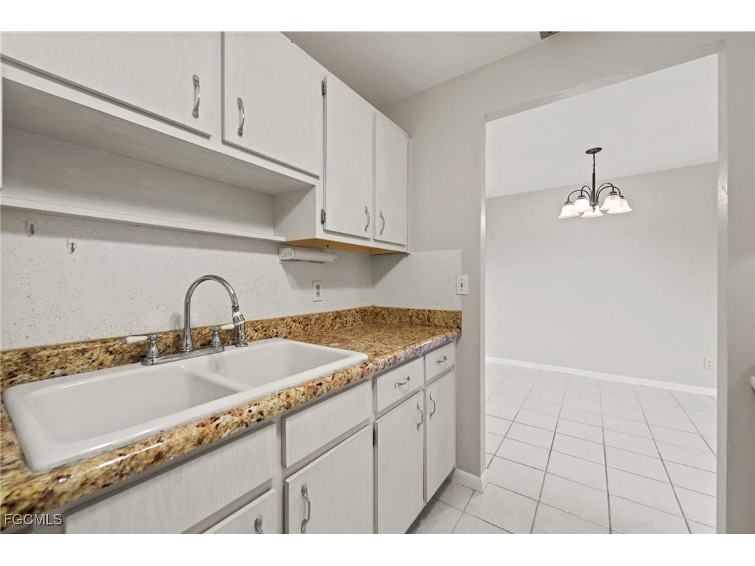 431 Van Buren Street #E7 Fort Myers FL 33916 2025006501 image9