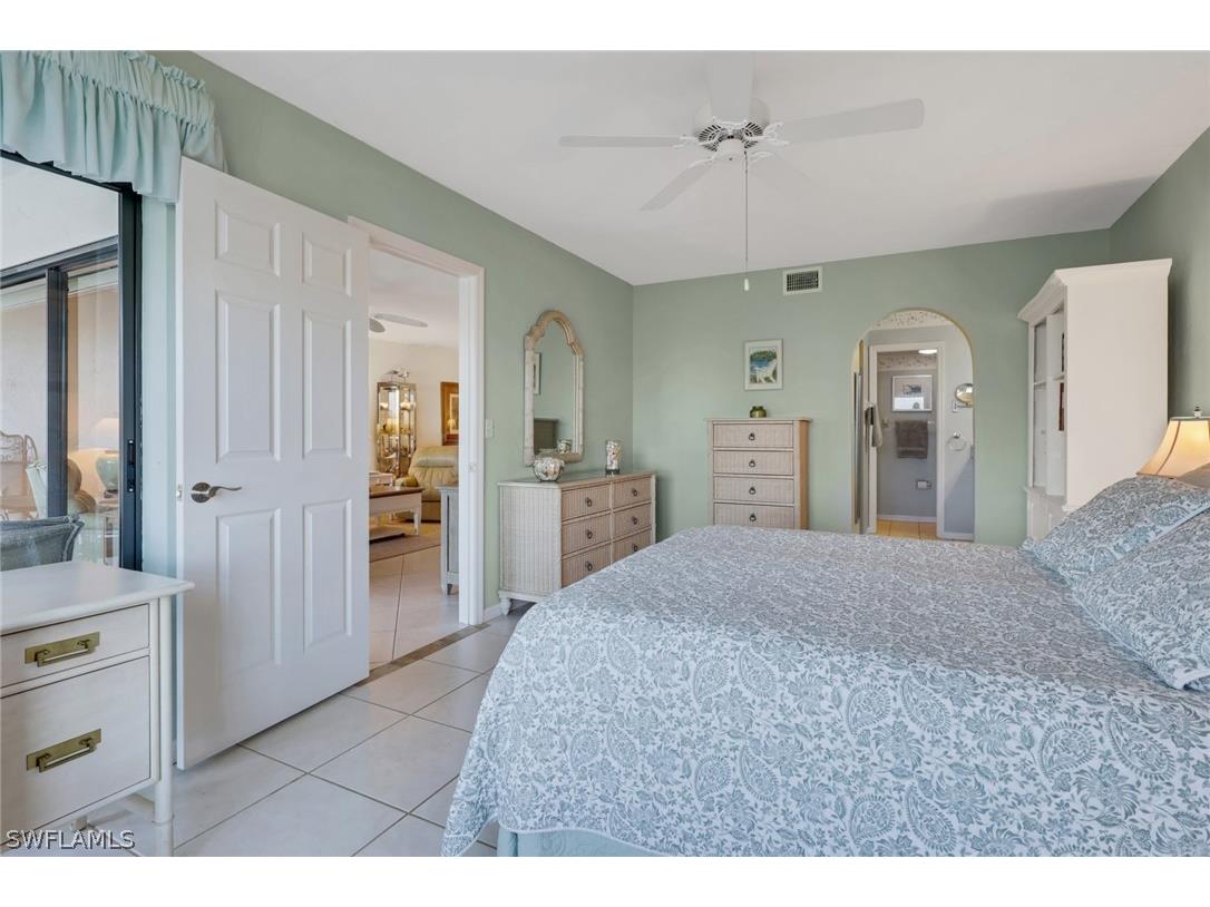 4310 Chantelle Drive #E102 Naples FL 34112 226009743 image14