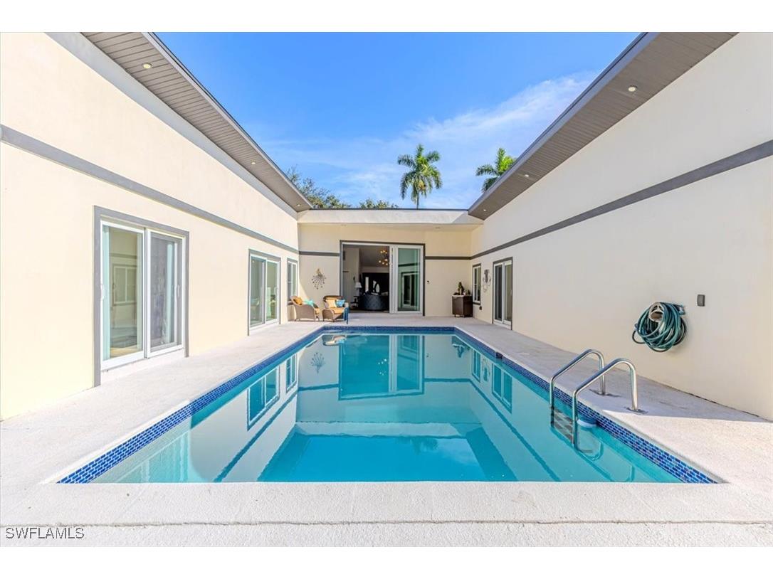 4310 Mcgregor Boulevard Fort Myers FL 33901 225084328 image1