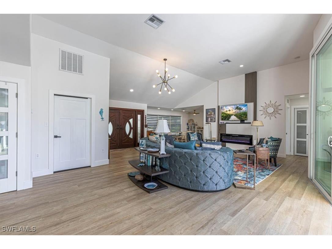 4310 Mcgregor Boulevard Fort Myers FL 33901 225084328 image3