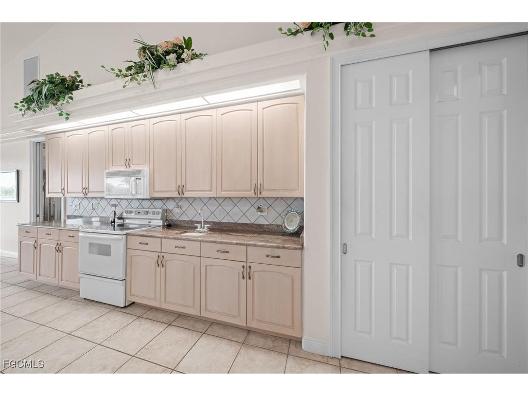 4310 Sands Boulevard Cape Coral FL 33914 2025010813 image14