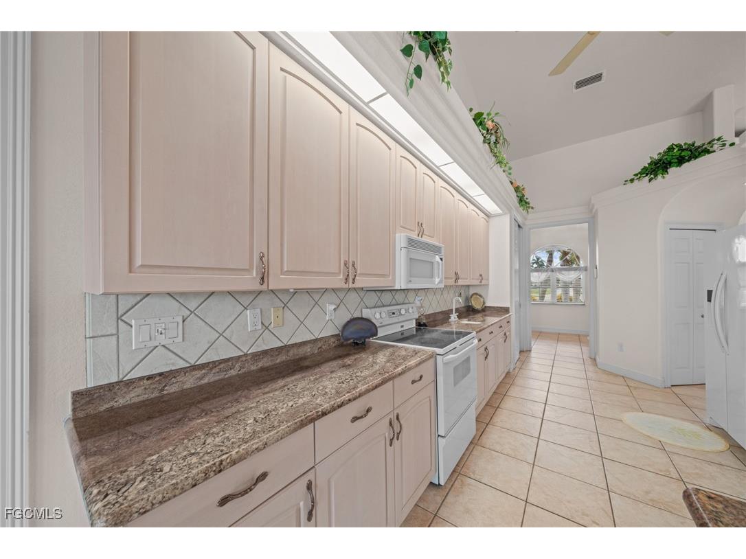 4310 Sands Boulevard Cape Coral FL 33914 2025010813 image15