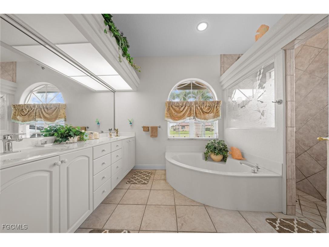 4310 Sands Boulevard Cape Coral FL 33914 2025010813 image21