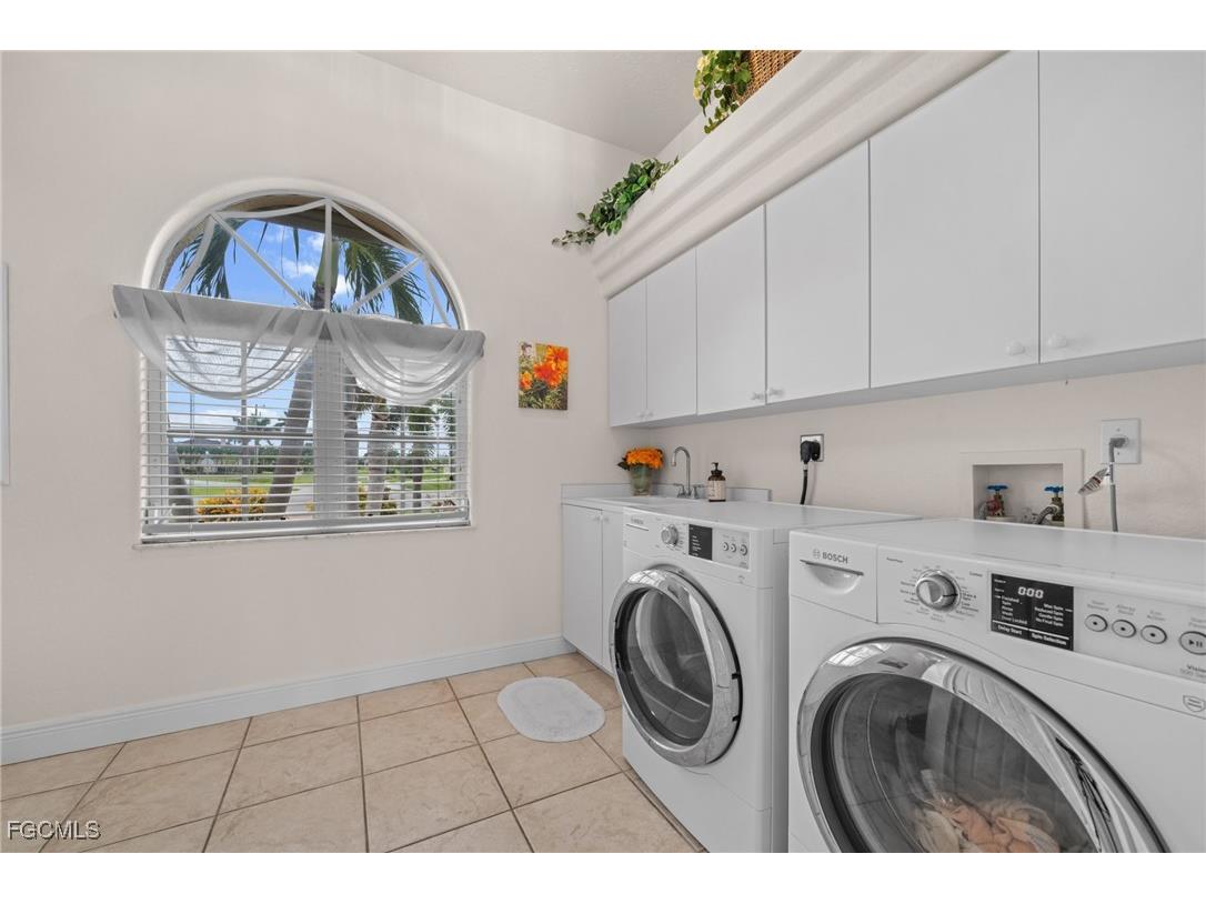 4310 Sands Boulevard Cape Coral FL 33914 2025010813 image32