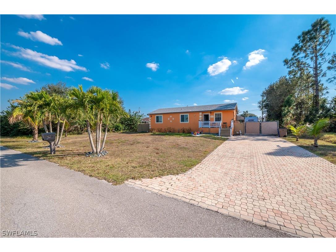 4311 6th Street SW Lehigh Acres FL 33976 223008943 image1