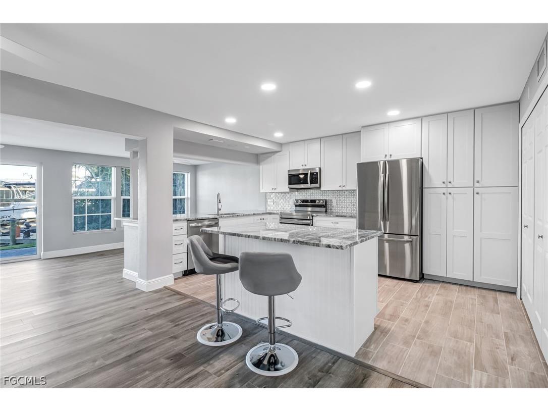 4312 S Bay Circle North Fort Myers FL 33903 2026010280 image2