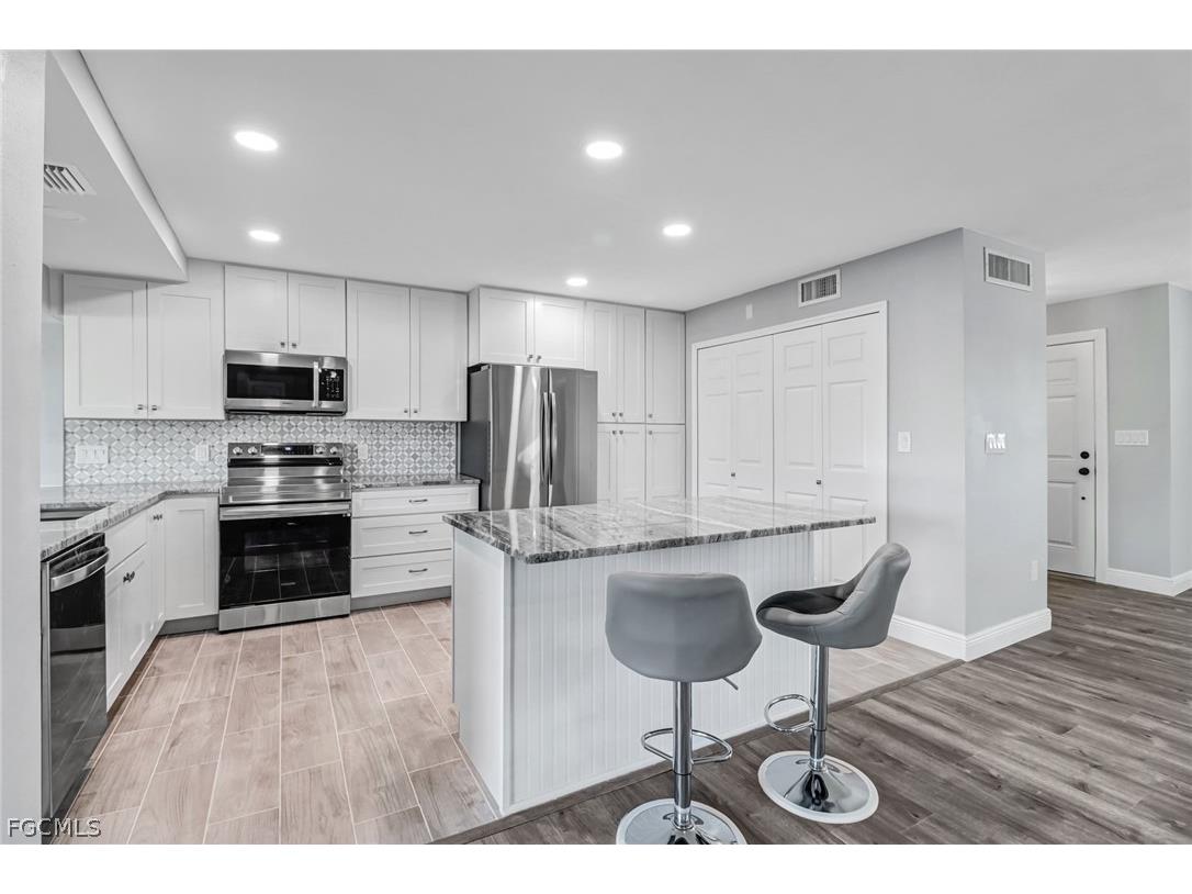 4312 S Bay Circle North Fort Myers FL 33903 2026010280 image3