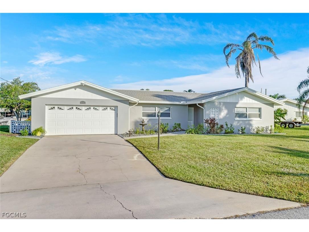 4312 S Bay Circle North Fort Myers FL 33903 2026010289 image1