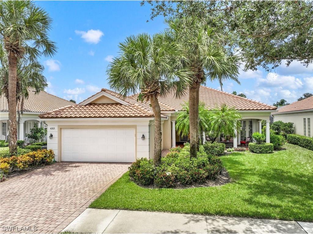 4313 Queen Elizabeth Way Naples FL 34119 223049541 image1