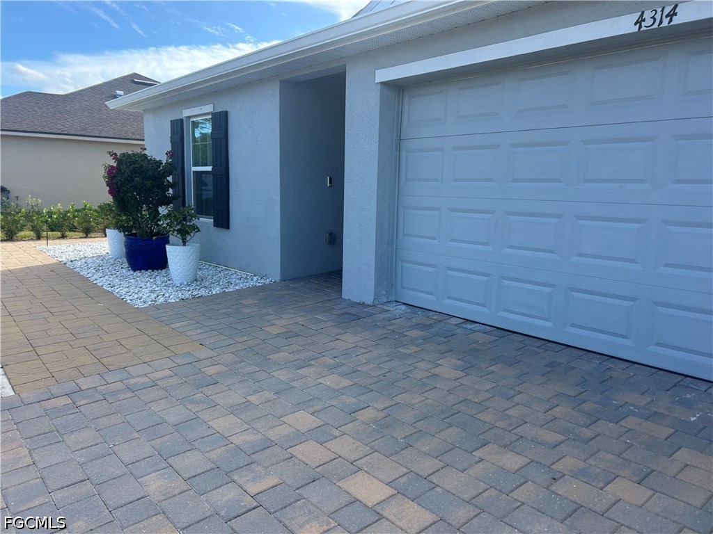 4314 Garden Boulevard Cape Coral FL 33909 2026018758 image2