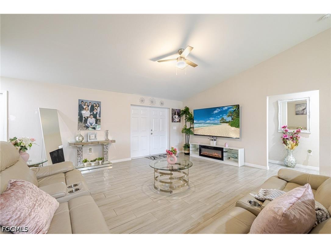 4315 7th Street W Lehigh Acres FL 33971 2026020437 image3