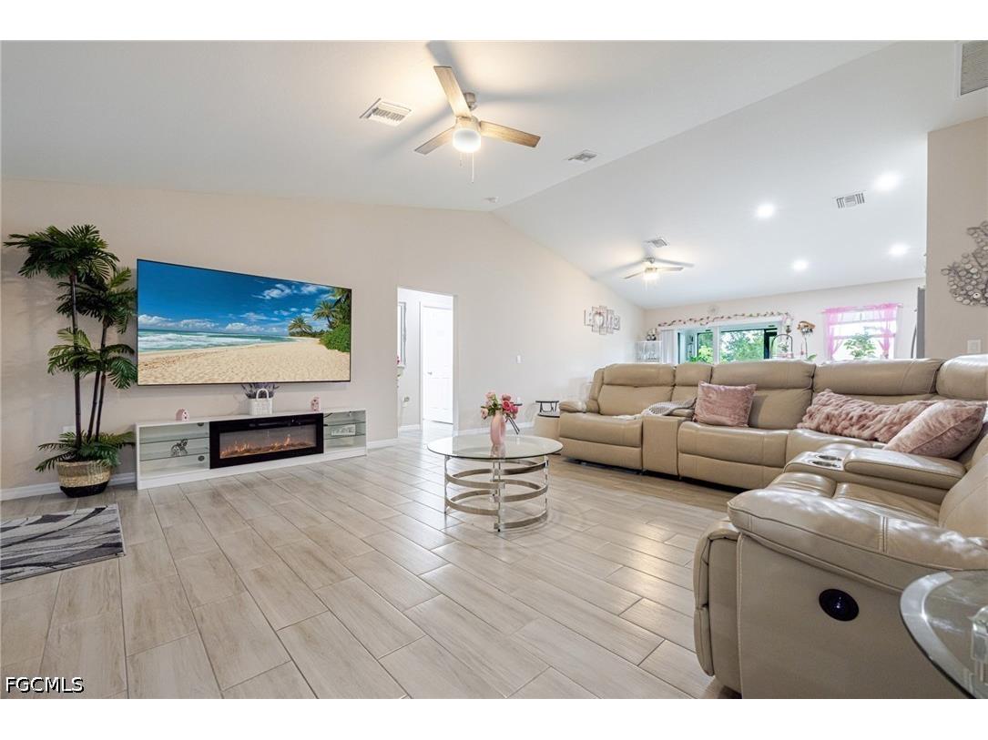 4315 7th Street W Lehigh Acres FL 33971 2026020437 image5