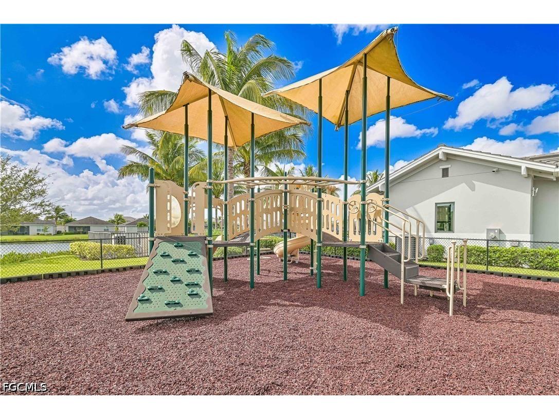 4316 Lemongrass Drive Fort Myers FL 33916 2026018348 image27