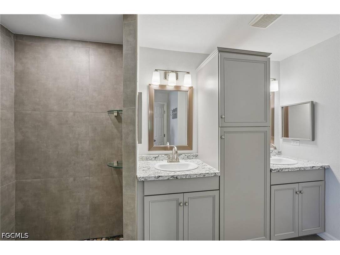 4317 NW 40th Terrace Cape Coral FL 33993 2026019635 image18
