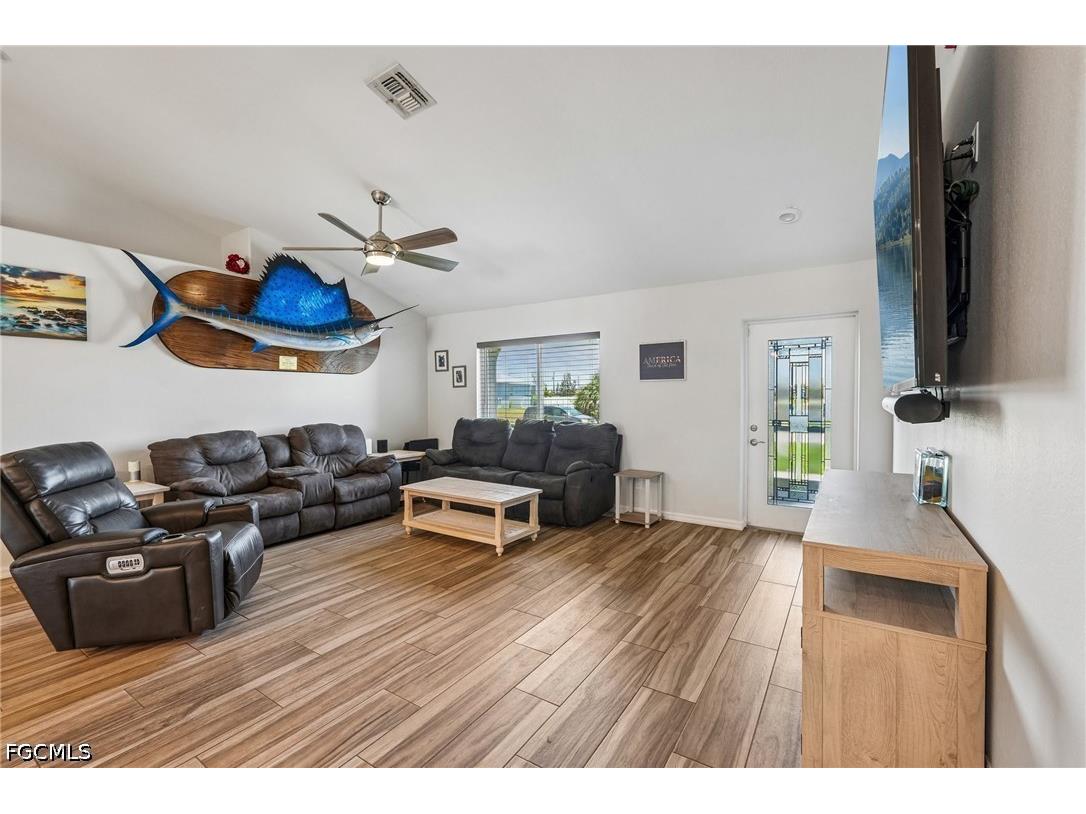 4317 NW 40th Terrace Cape Coral FL 33993 2026019635 image6