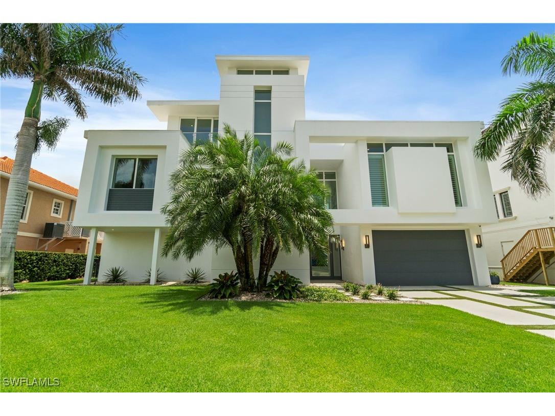 432 Bayside Avenue Naples FL 34108 225053847 image2
