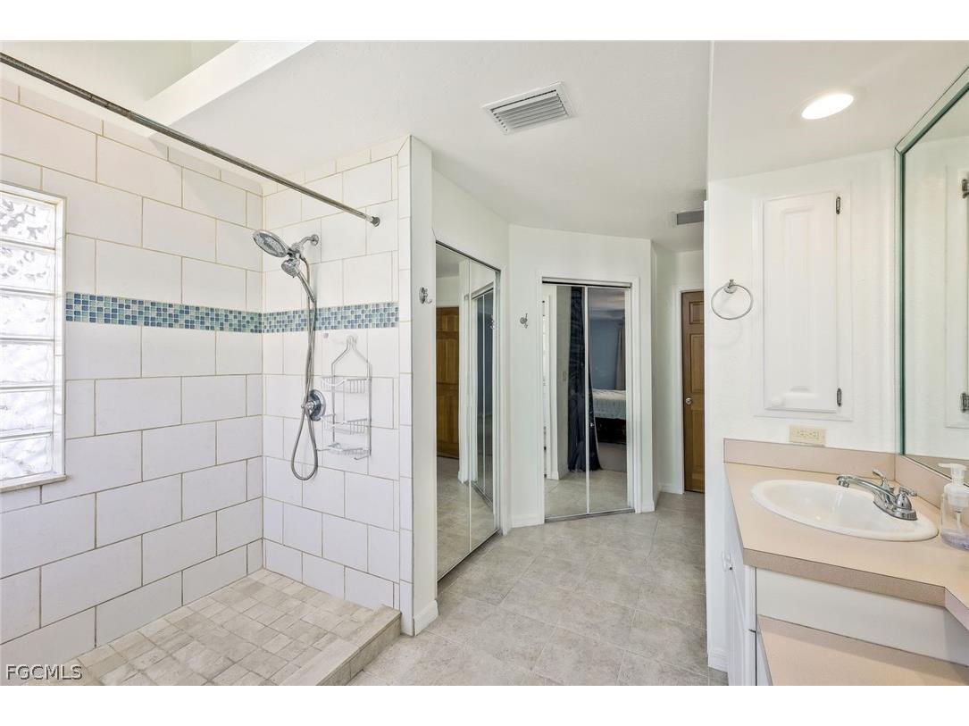 432 SE 17th Street Cape Coral FL 33990 2026009731 image15