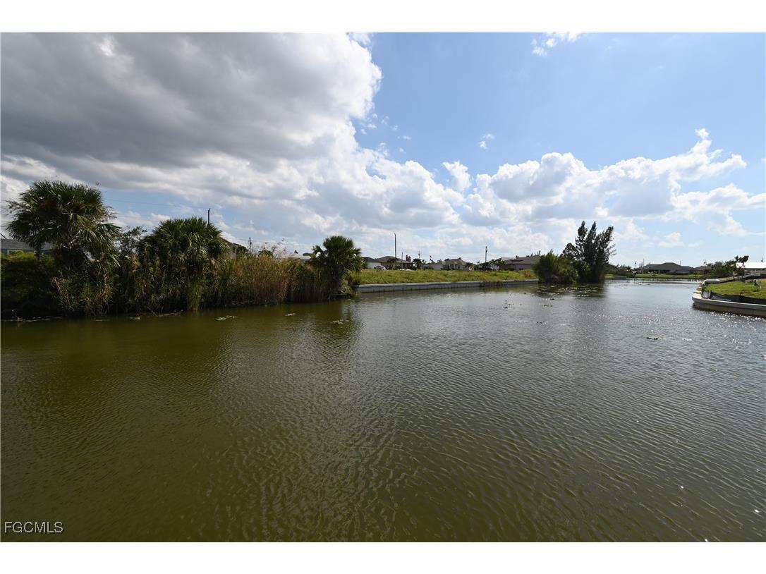 432 SW 22nd Street Cape Coral FL 33991 2025013482 image10