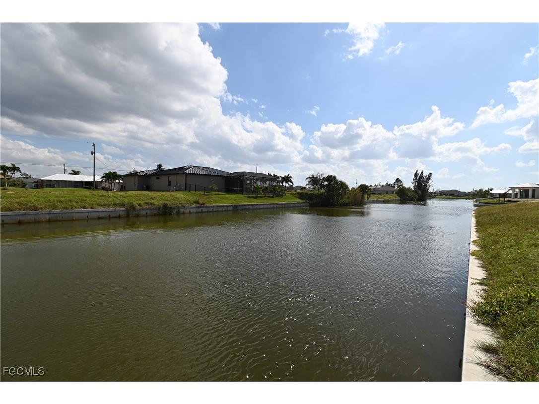 432 SW 22nd Street Cape Coral FL 33991 2025013482 image3