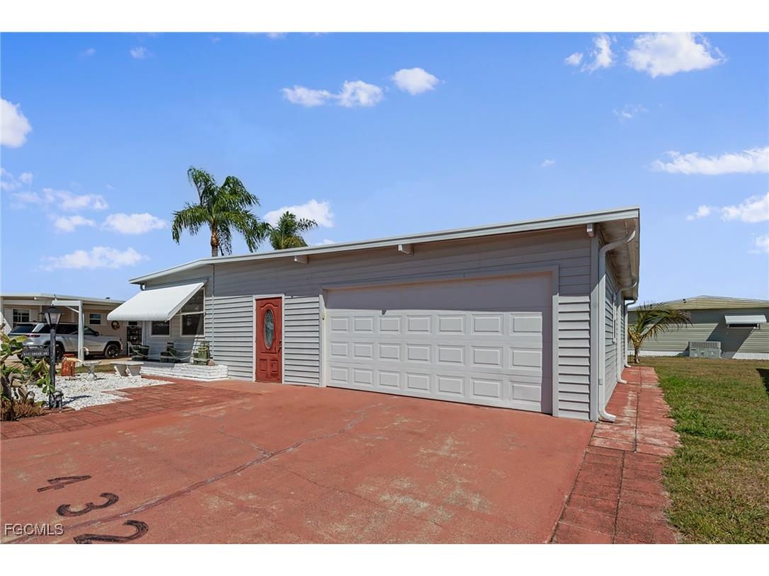 432 Snead Drive North Fort Myers FL 33903 2025022466 image2