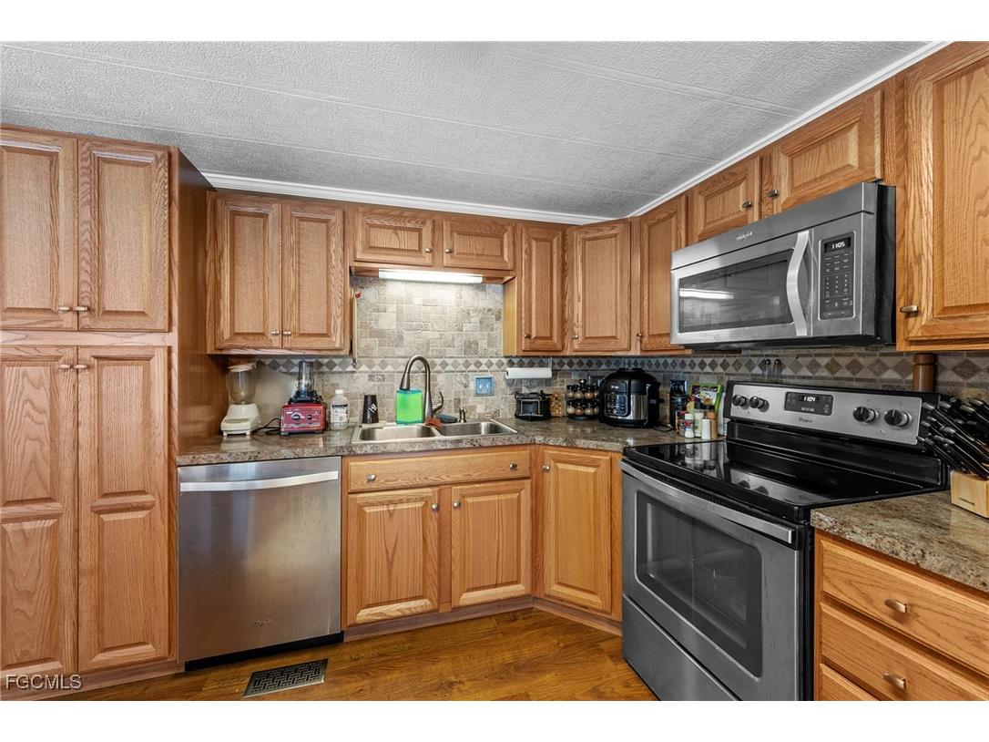 432 Snead Drive North Fort Myers FL 33903 2025022466 image6