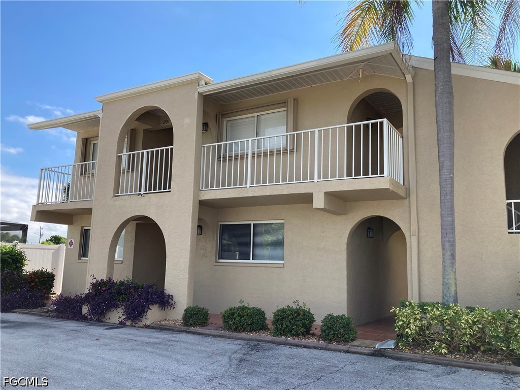 4321 Country Club Boulevard #101 Cape Coral FL 33904 2026017986 image2