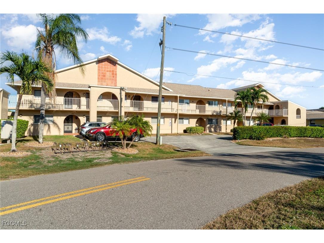 4321 Country Club Boulevard #207 Cape Coral FL 33904 2025022759 image33
