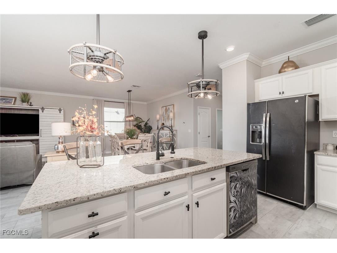 43249 Treadway Drive Punta Gorda FL 33982 2025019433 image12