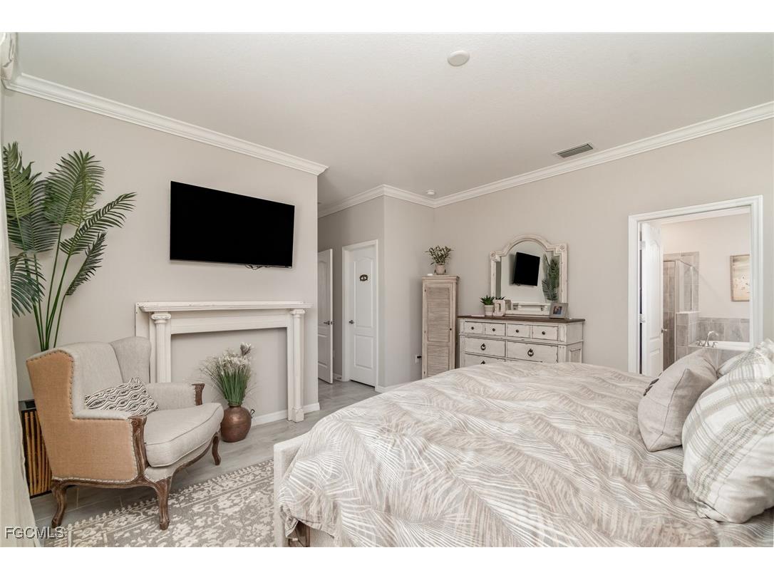 43249 Treadway Drive Punta Gorda FL 33982 2025019433 image14