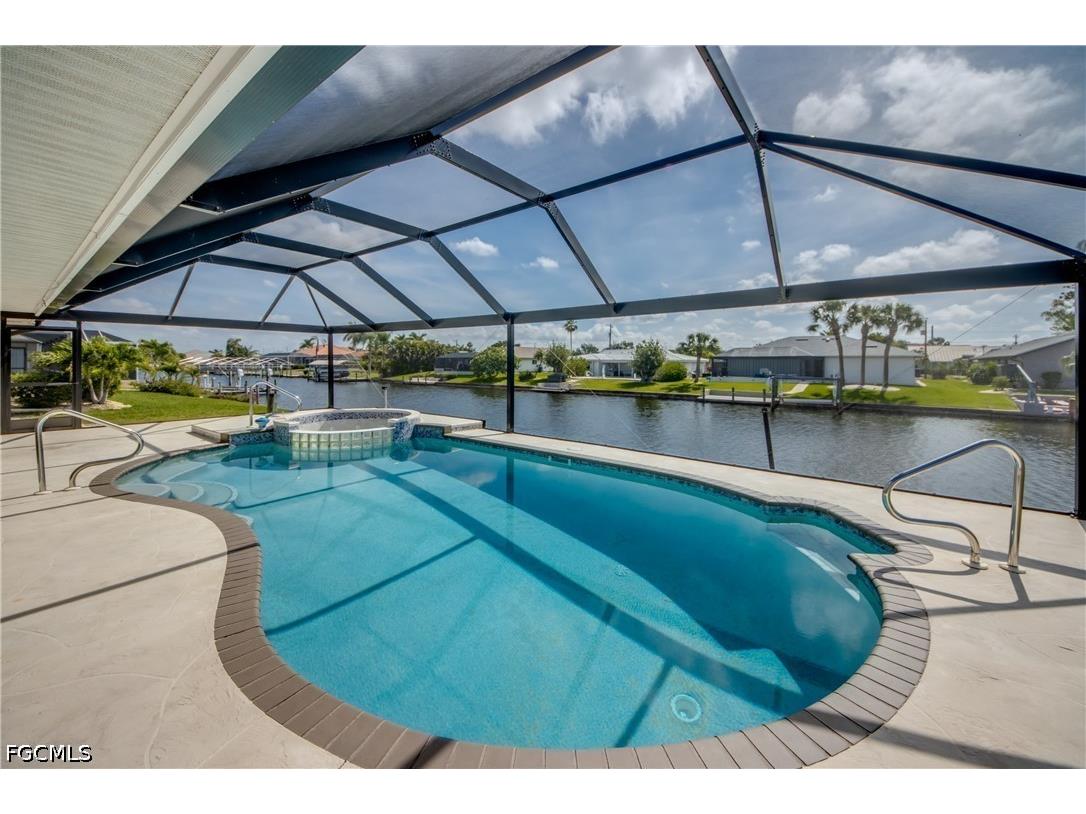 4327 SW 2nd Avenue Cape Coral FL 33914 2026020664 image1