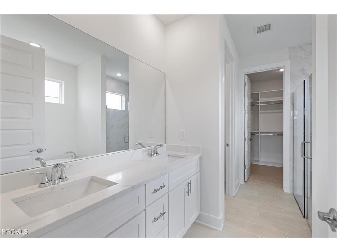 433 SW 21st Street Cape Coral FL 33991 2026001689 image10