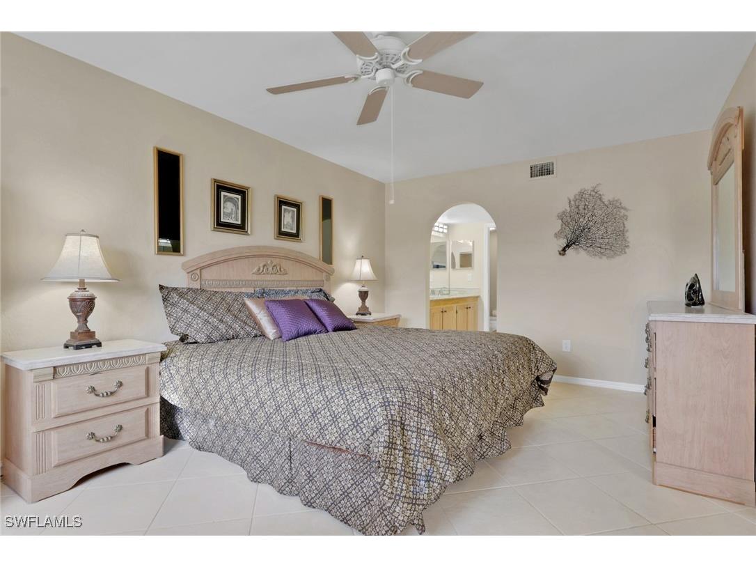 4330 Chantelle Drive #F105 Naples FL 34112 225083005 image20