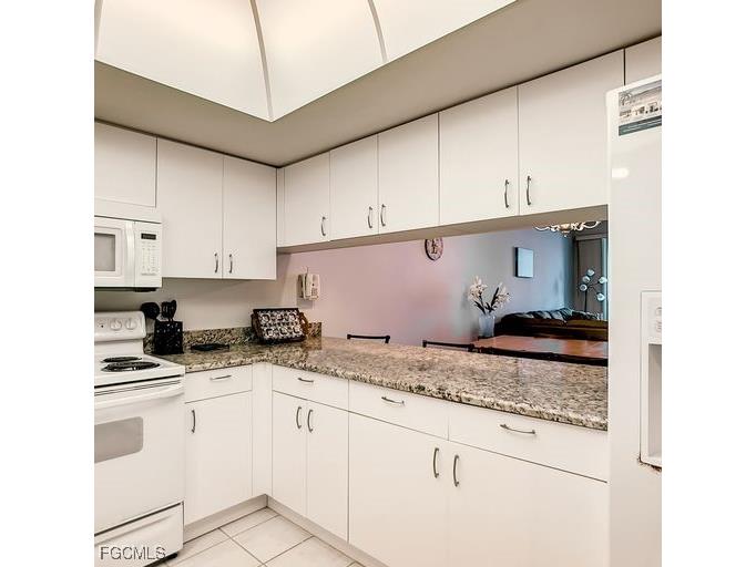 4331 Bay Beach Lane #152 Fort Myers Beach FL 33931 2025021031 image1