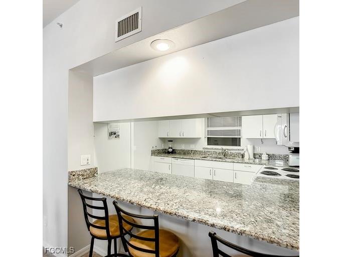 4331 Bay Beach Lane #152 Fort Myers Beach FL 33931 2025021031 image3