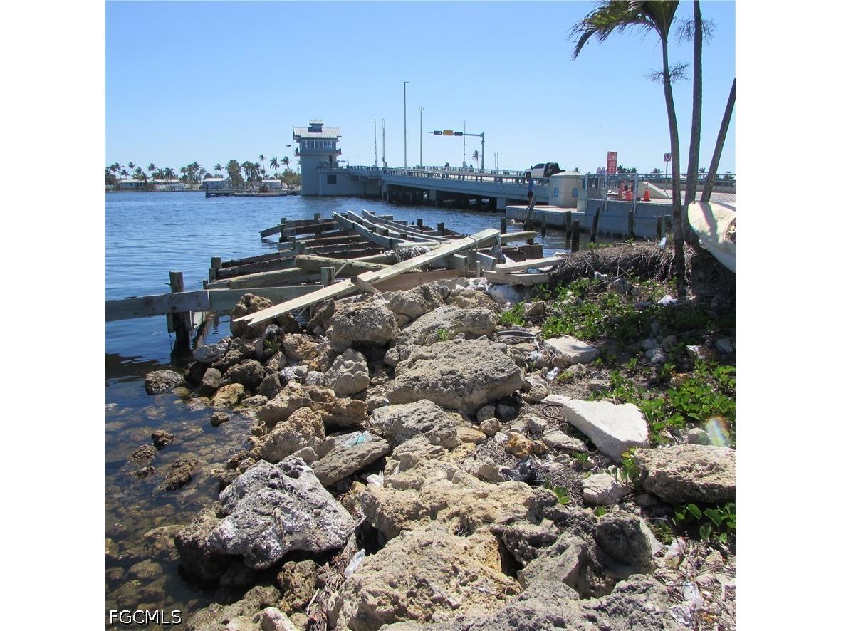 4331 Pine Island Road NW Matlacha FL 33993 2026017862 image2