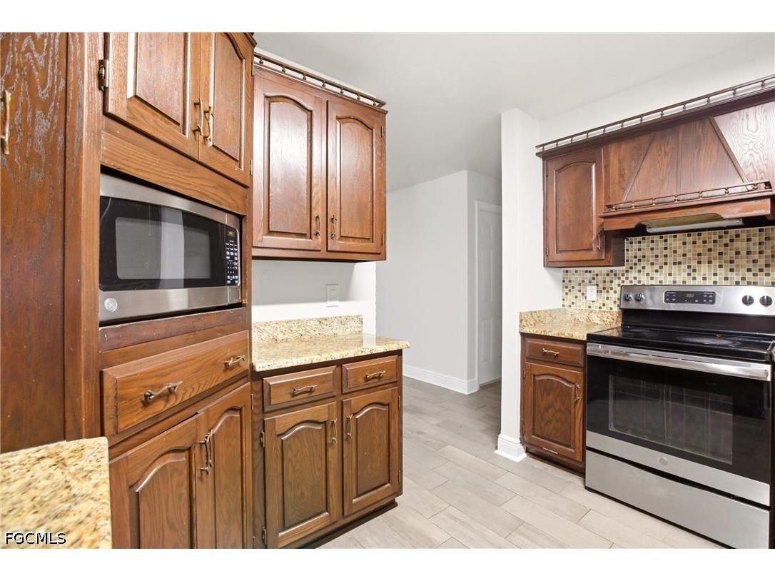 4331 Tufts Avenue Fort Myers FL 33901 2026025120 image23