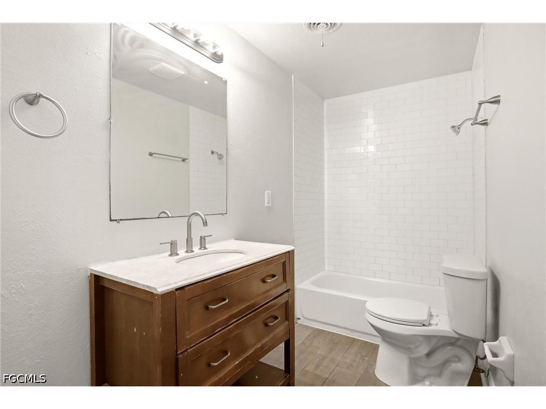 4331 Tufts Avenue Fort Myers FL 33901 2026025120 image29