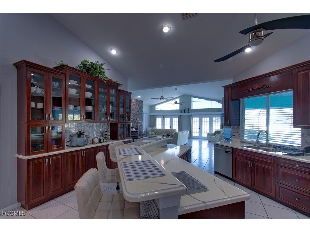 4332 Country Club Boulevard Cape Coral FL 33904 2025021437 image10