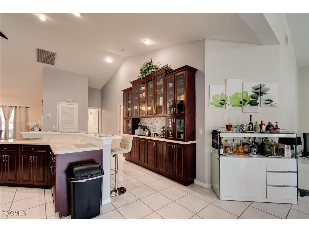 4332 Country Club Boulevard Cape Coral FL 33904 2025021437 image12