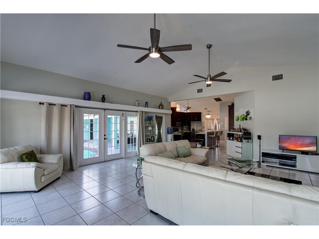 4332 Country Club Boulevard Cape Coral FL 33904 2025021437 image16