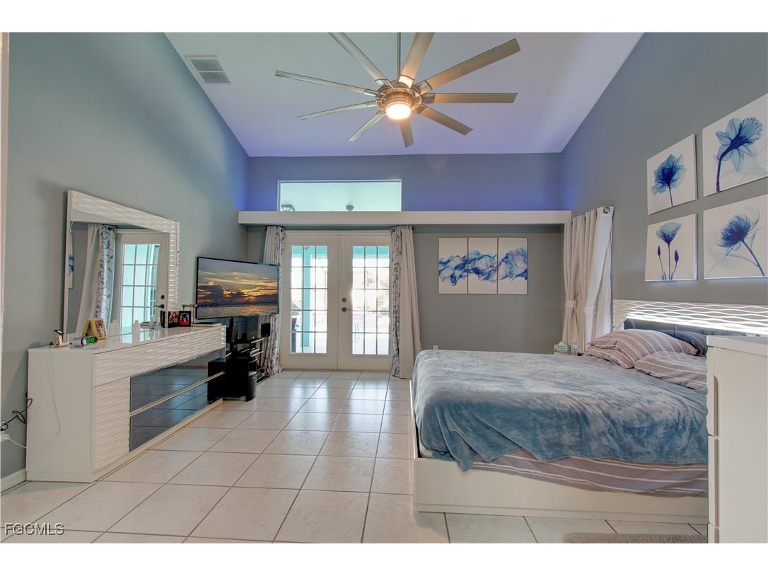 4332 Country Club Boulevard Cape Coral FL 33904 2025021437 image19