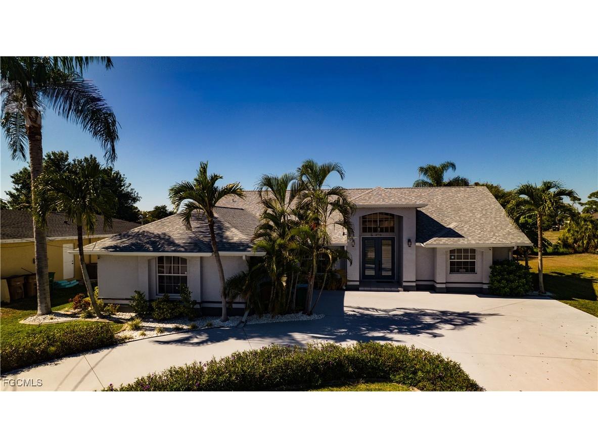 4332 Country Club Boulevard Cape Coral FL 33904 2025021437 image2