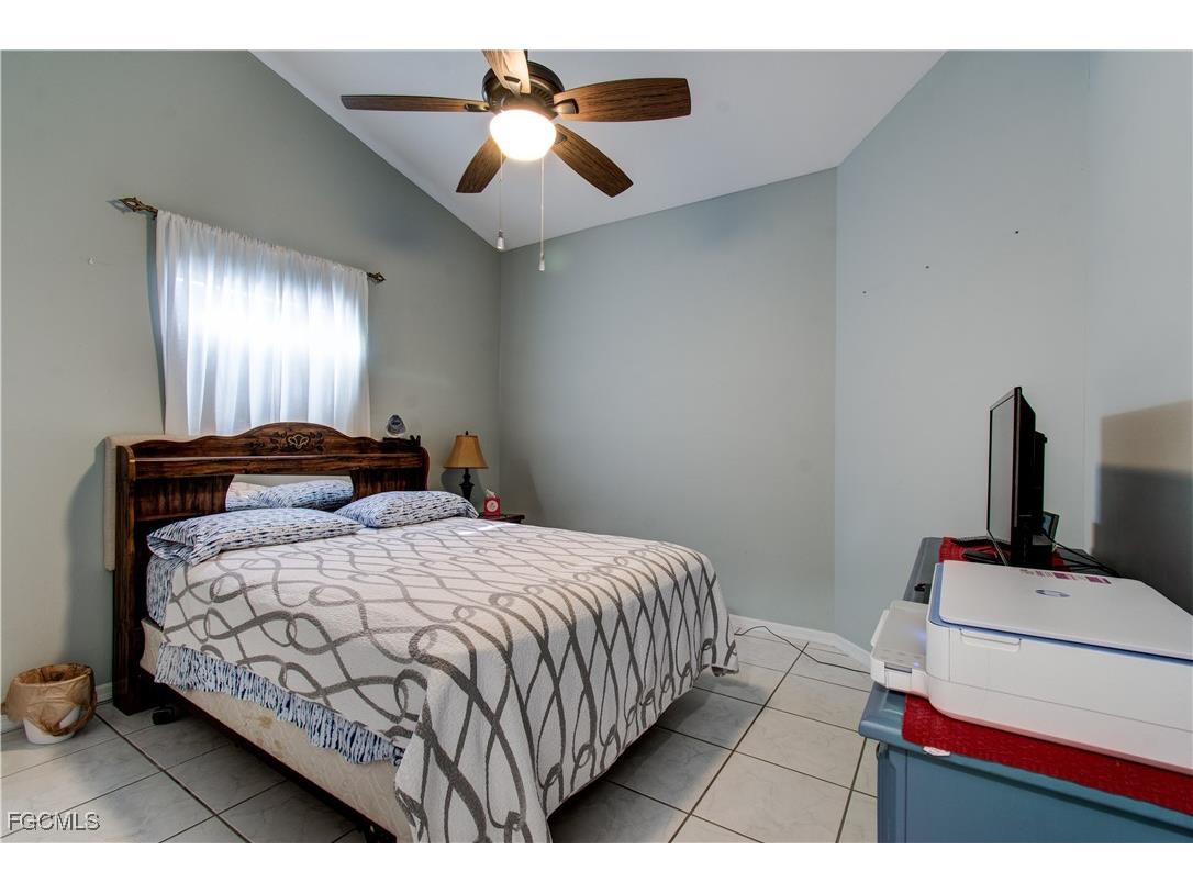 4332 Country Club Boulevard Cape Coral FL 33904 2025021437 image28