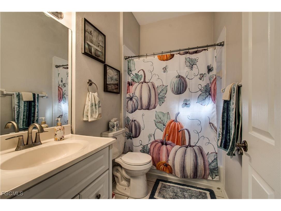 4332 Country Club Boulevard Cape Coral FL 33904 2025021437 image30