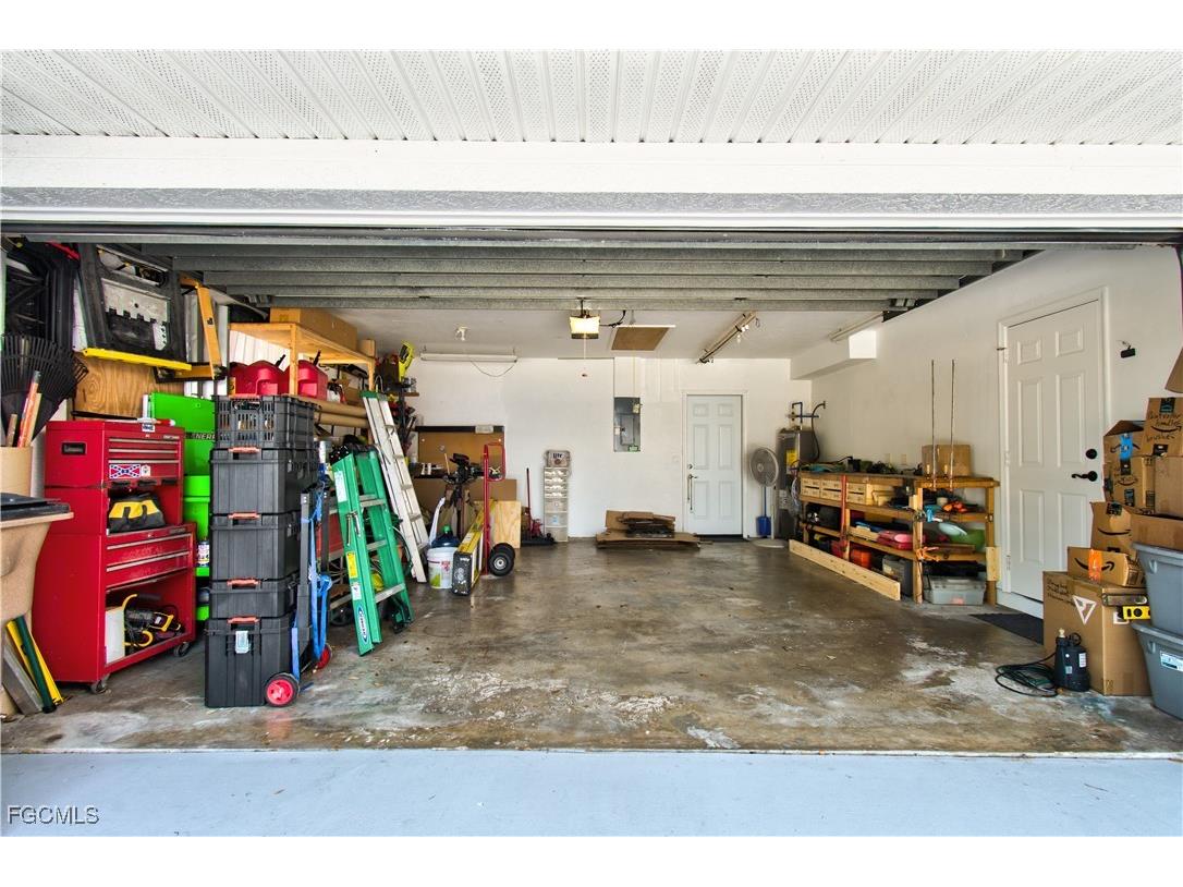 4332 Country Club Boulevard Cape Coral FL 33904 2025021437 image32