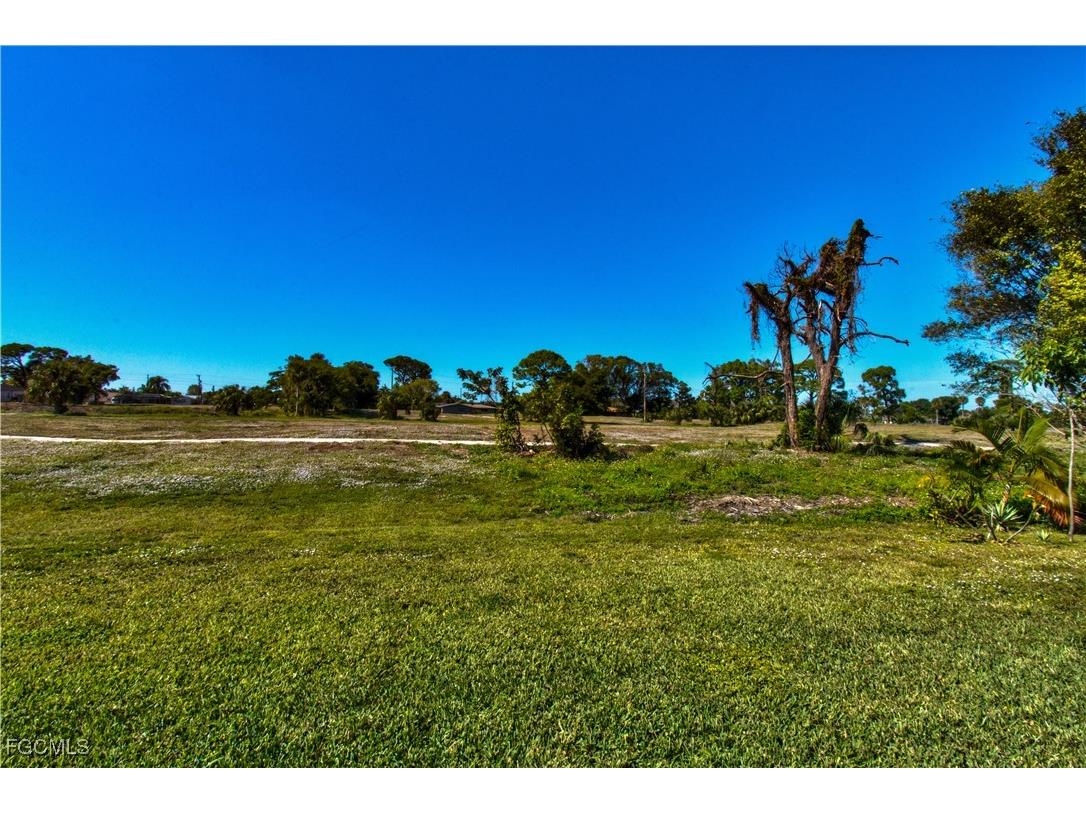 4332 Country Club Boulevard Cape Coral FL 33904 2025021437 image34