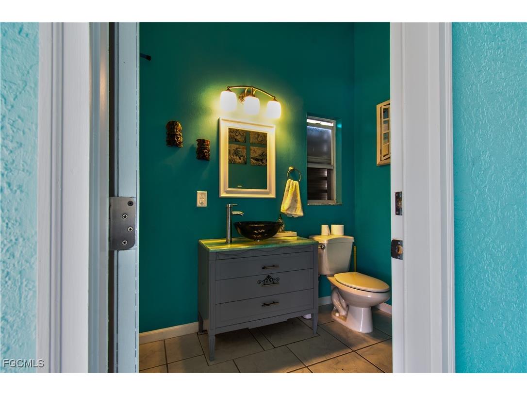 4332 Country Club Boulevard Cape Coral FL 33904 2025021437 image39